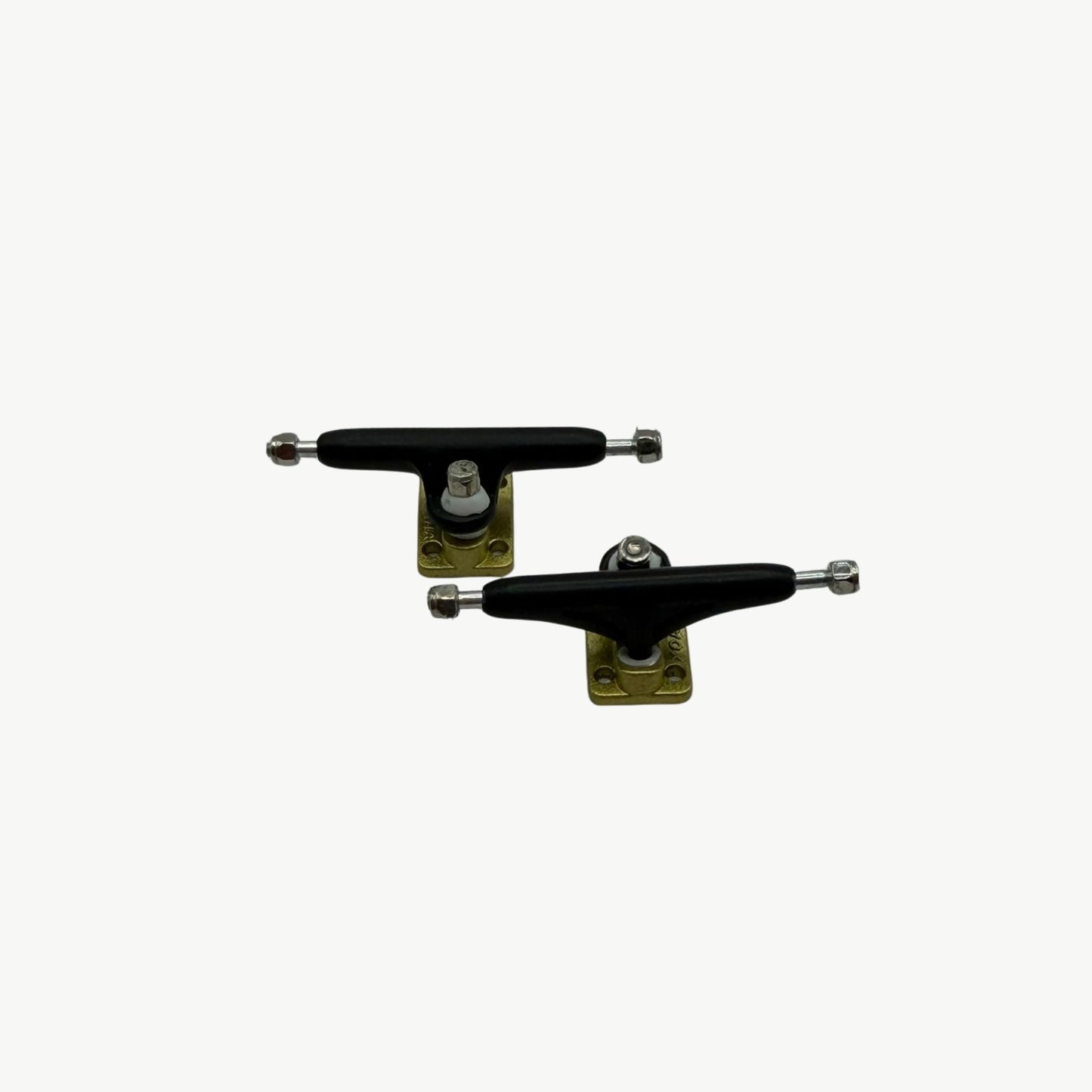 Trucks XOANA (pairs)